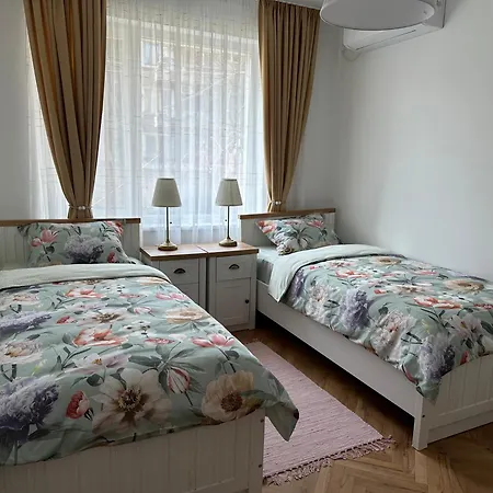 Romantic فارنا